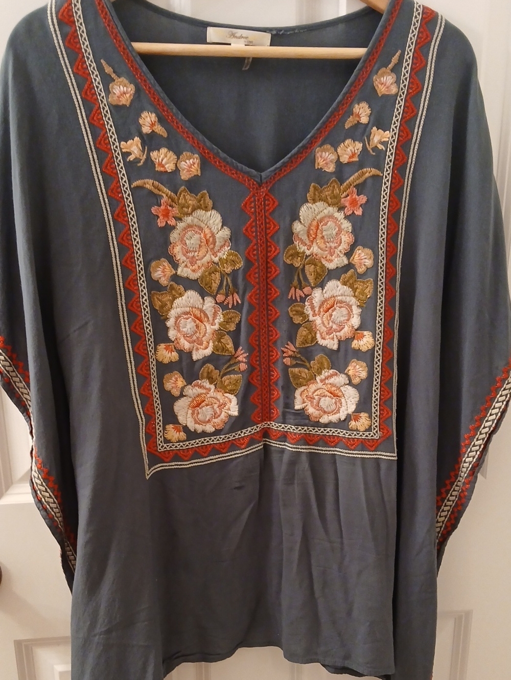 ANDREE BY UNIT Gray Top with Gold Florals And Red Trim